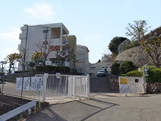逆瀬台小学校